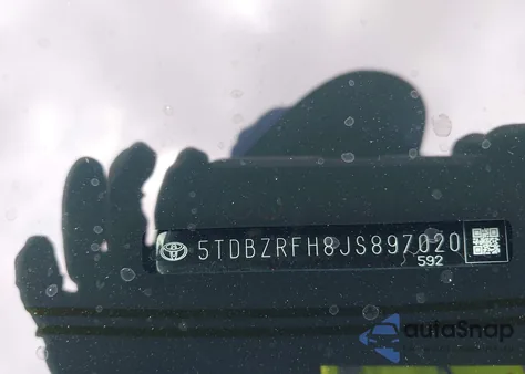 2018 Toyota Highlander Le Plus from USA, damaged, VIN 5TDBZRFH8JS897020